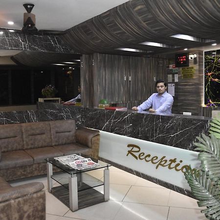 Midtown Hotel Ahmedabad Eksteriør bilde