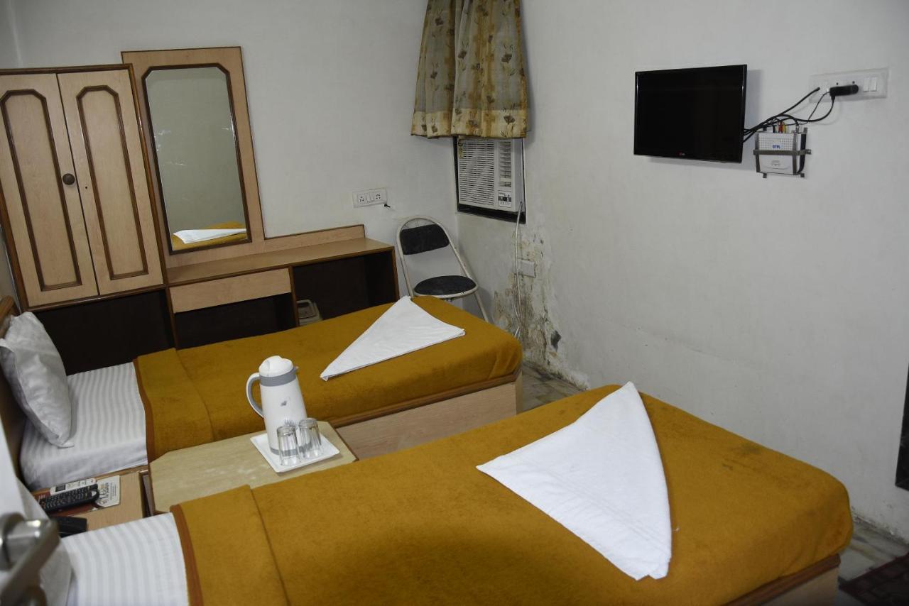 Midtown Hotel Ahmedabad Eksteriør bilde