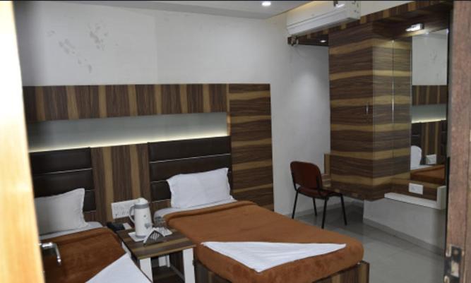 Midtown Hotel Ahmedabad Eksteriør bilde