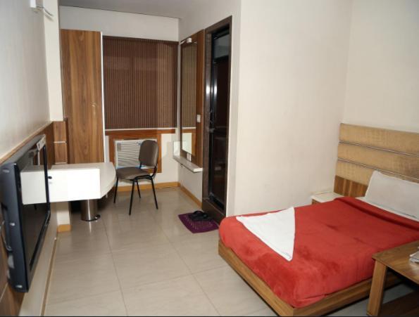 Midtown Hotel Ahmedabad Eksteriør bilde
