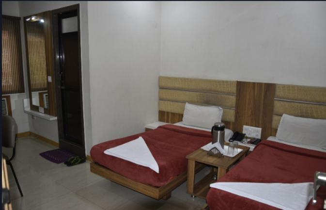 Midtown Hotel Ahmedabad Eksteriør bilde