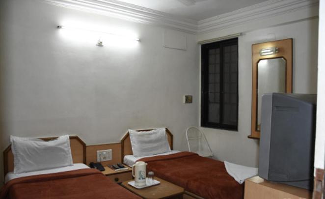 Midtown Hotel Ahmedabad Eksteriør bilde